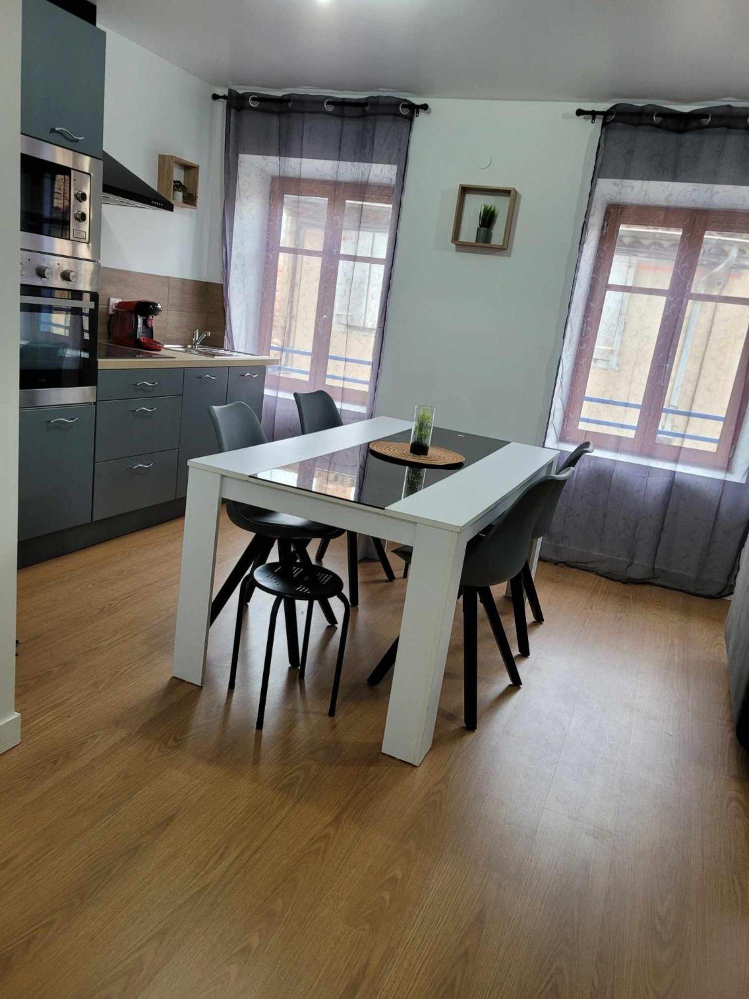 Charmant T3 Avec Terrasse Carcassonne Exterior photo